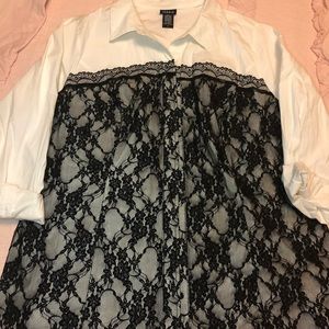 🔥5 for $30 Sale!🔥 Size 2 Torrid Dress shirt